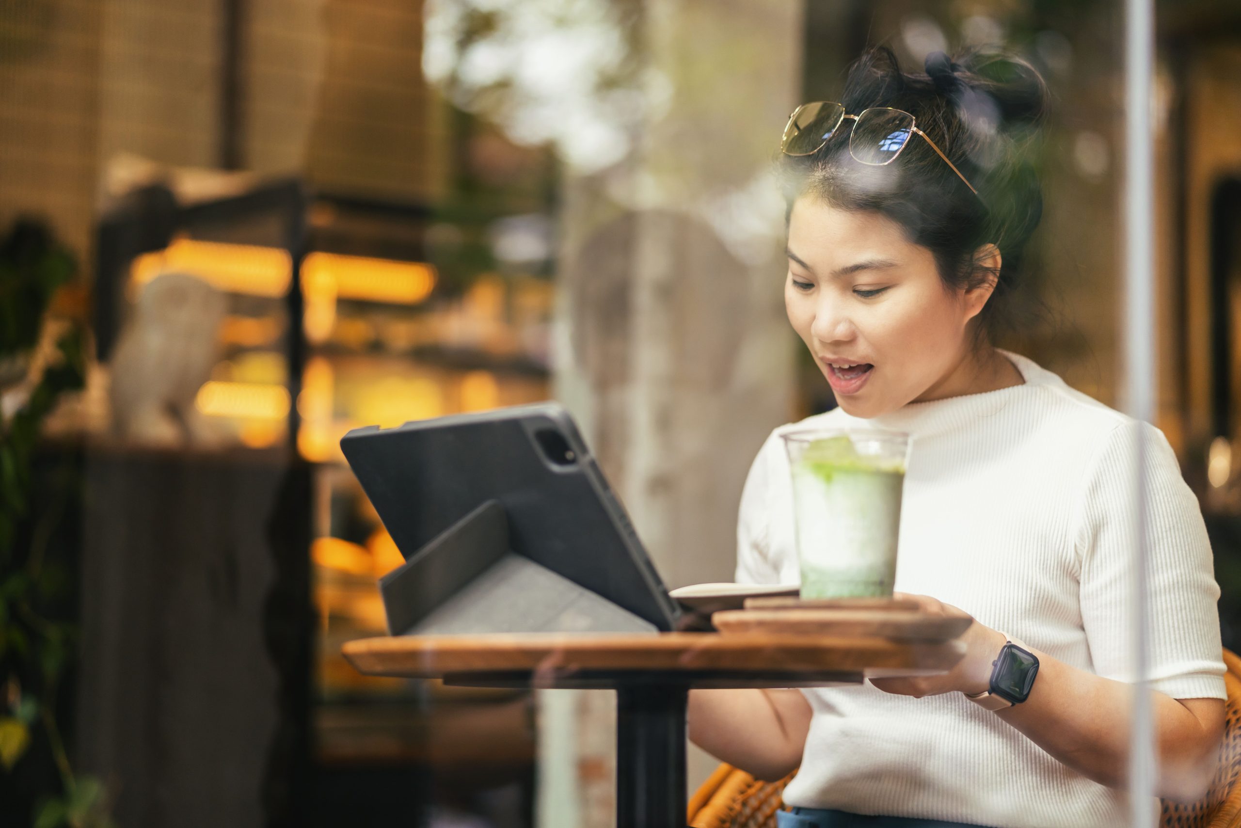 Kenapa Orang Mudah Terpengaruh Opini di Internet? Penjelasan dari Penelitian Perilaku Sosial